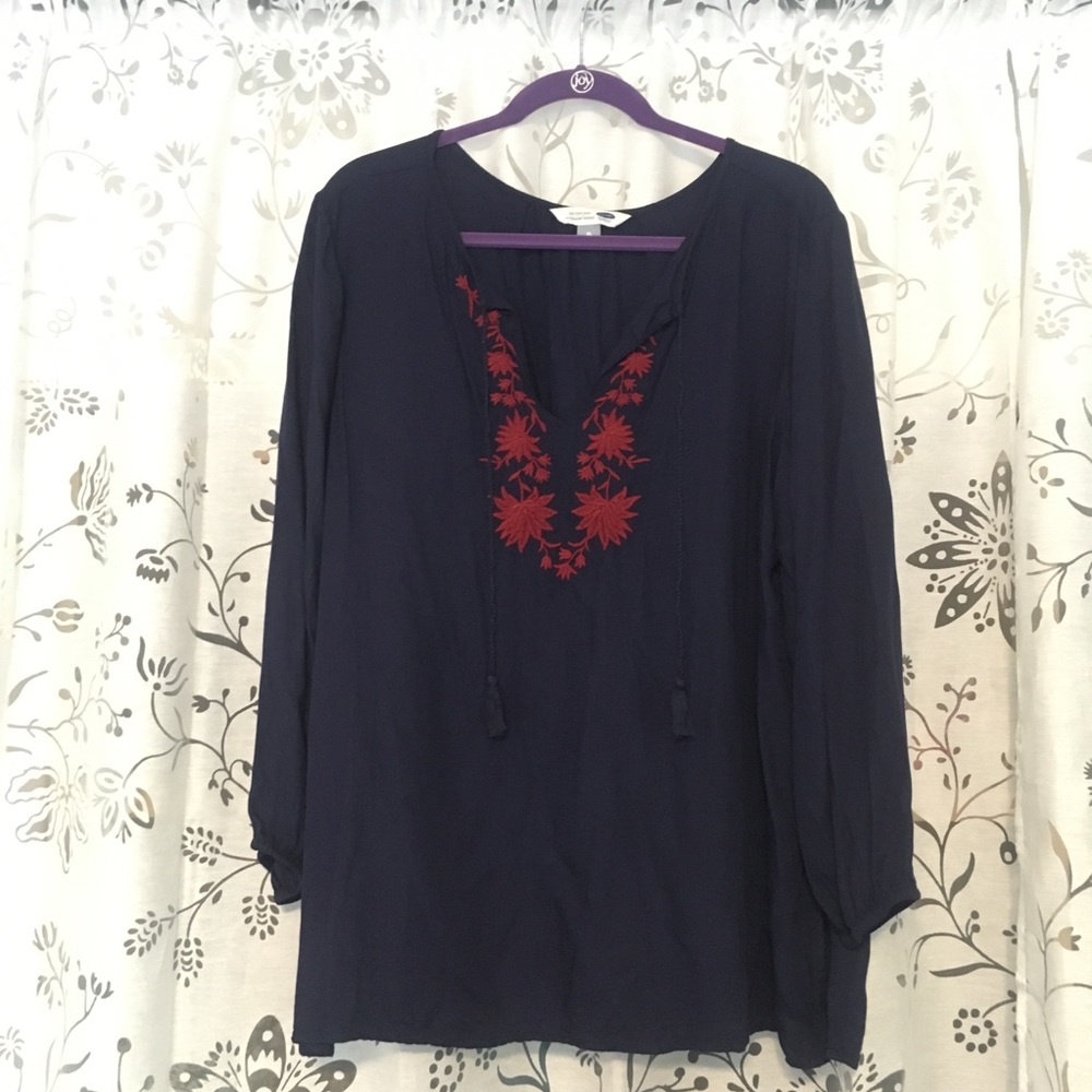Old navy XL tunic shirt navy w/red stitching